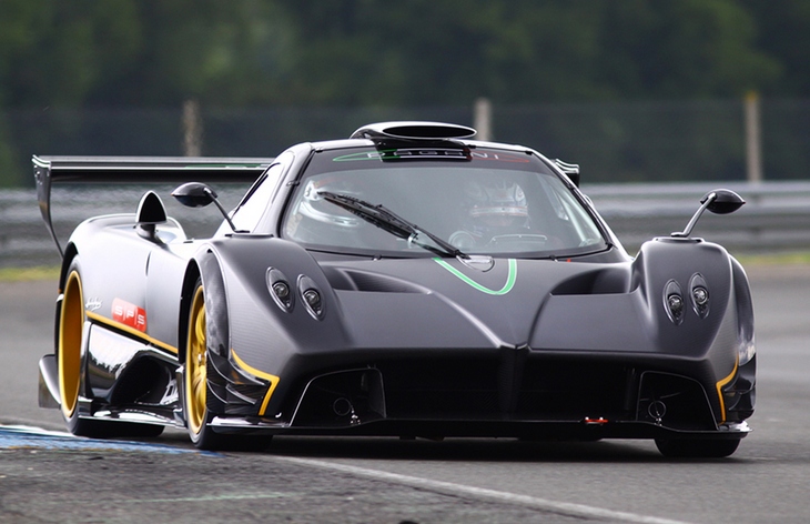Купе Pagani Zonda R, 2009–2010