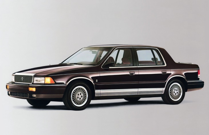 ����� Plymouth Acclaim, 1989�1994