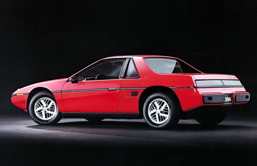Купе Pontiac Fiero