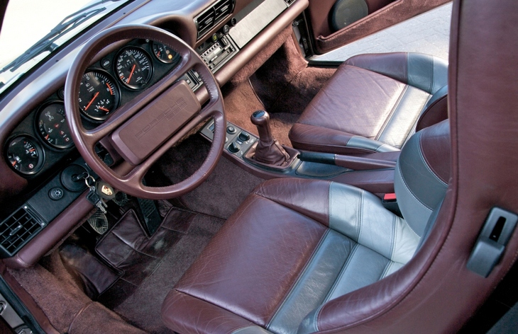 Интерьер купе Porsche 959, 1987–1989
