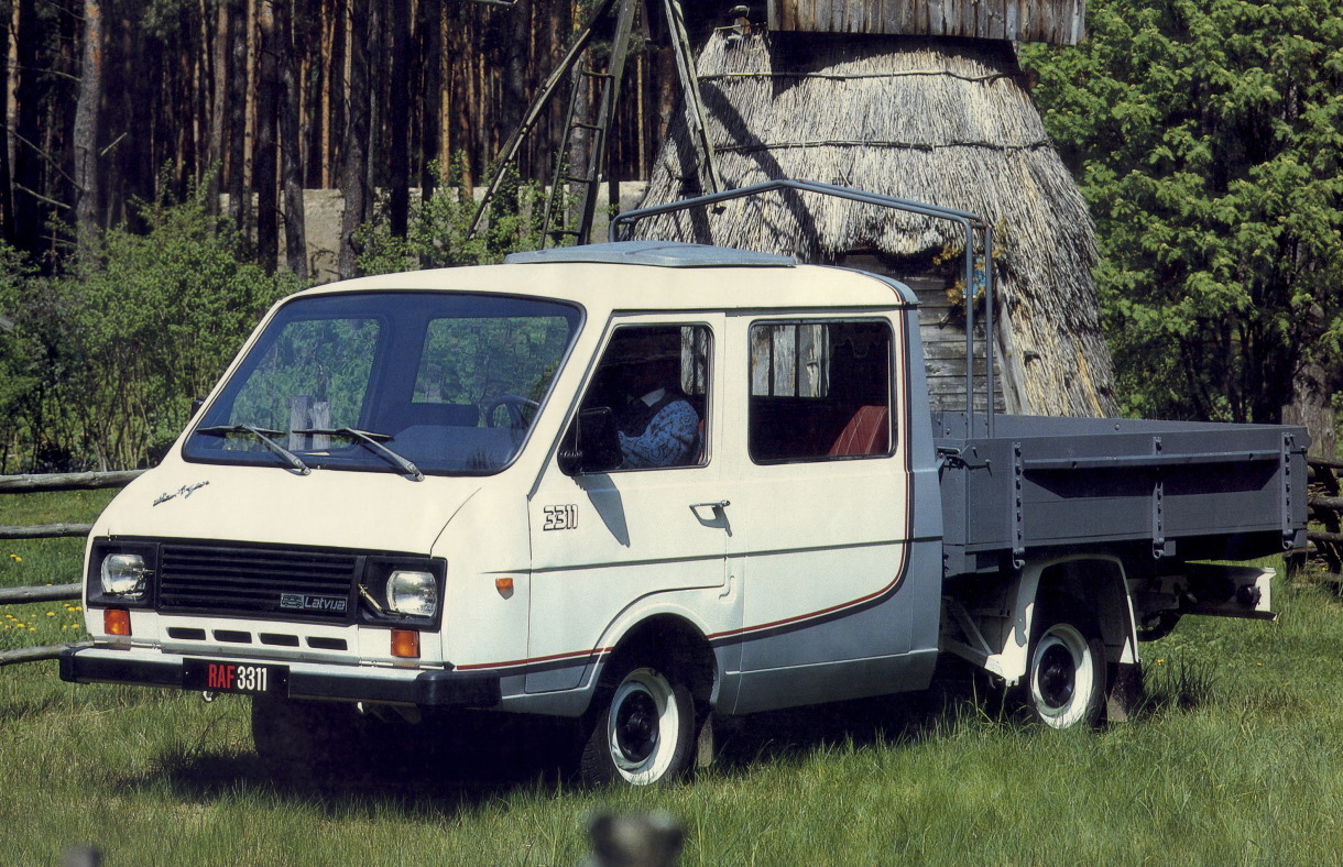 Грузовик РАФ-3311