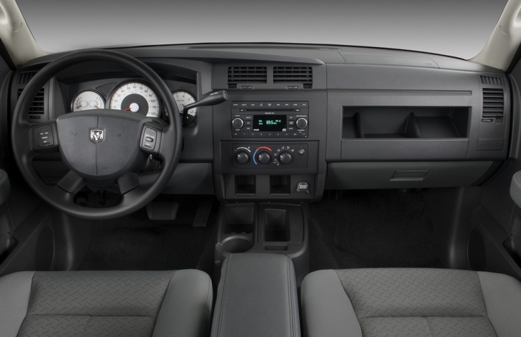Интерьер пикапа Ram Dakota, 2010–2011