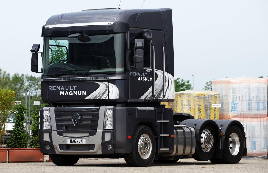 ������������� ����� Renault Magnum ����� �����������