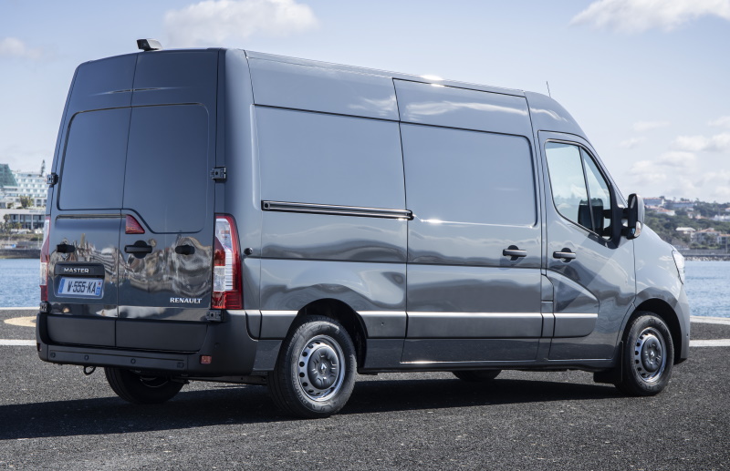 ������ Renault Master