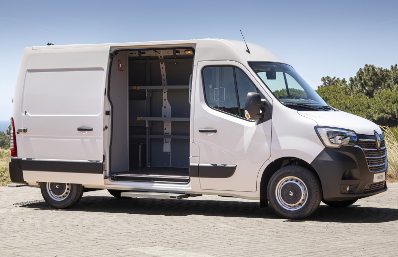 ������ Renault Master