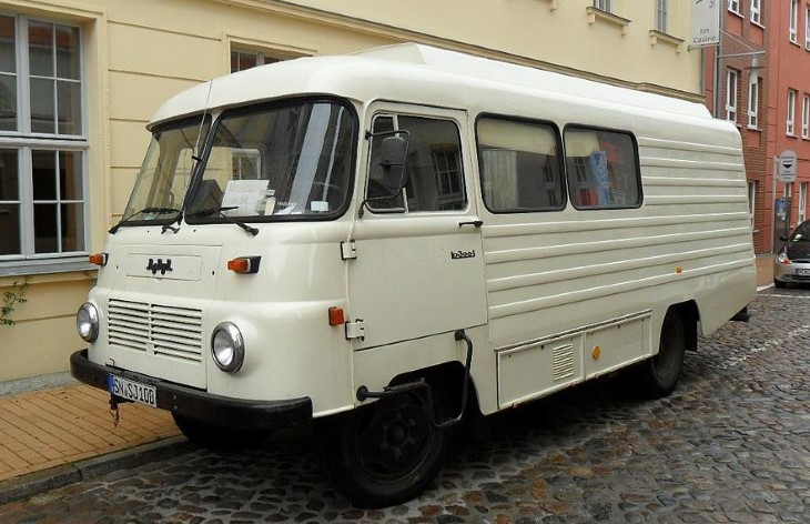Фургон на шасси Robur LO 3000