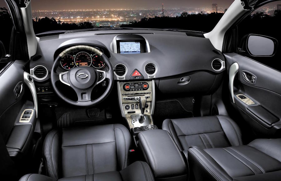 Салон кроссовера Samsung QM5