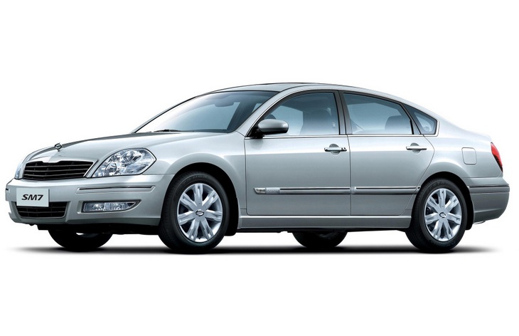 Седан Renault-Samsung SM7 первого поколения, 2004–2008