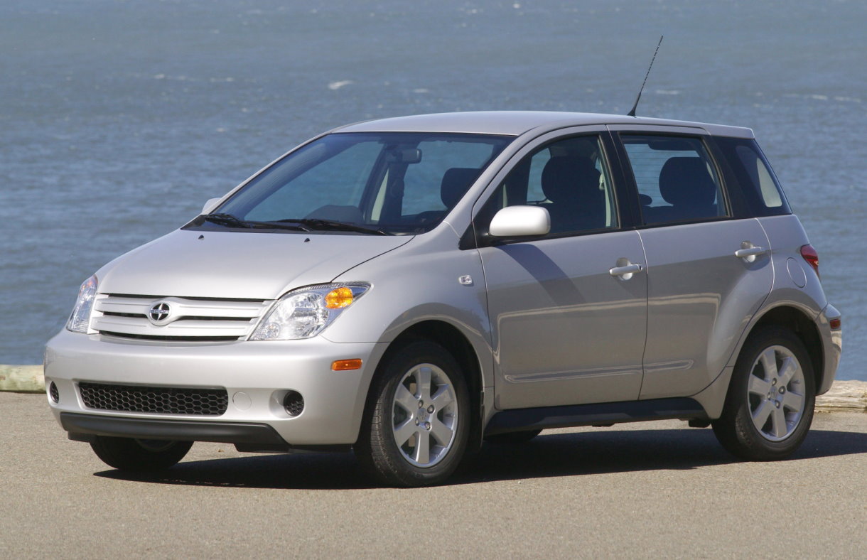 Хэтчбек Scion xA