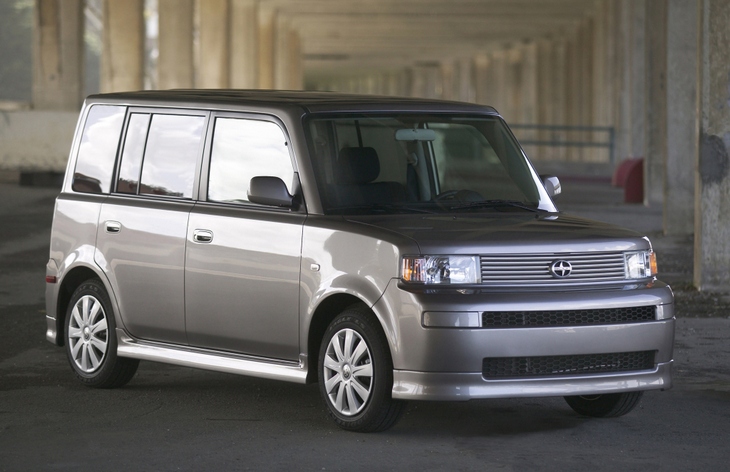 Хэтчбек Scion xB первого поколения (2004–2006)