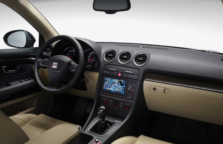 Интерьер автомобиля Seat Exeo