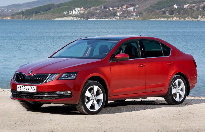 Лифтбек Skoda Octavia четвёртого поколения после рестайлинга