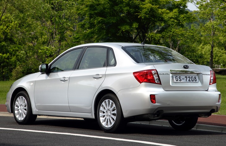 Седан Subaru Impreza третьего поколения