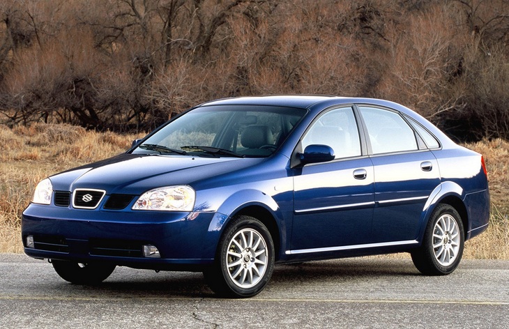 Седан Chevrolet Forenza, 2004–2005