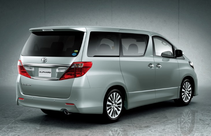 Минивэн Toyota Alphard второго поколения, 2008–2014