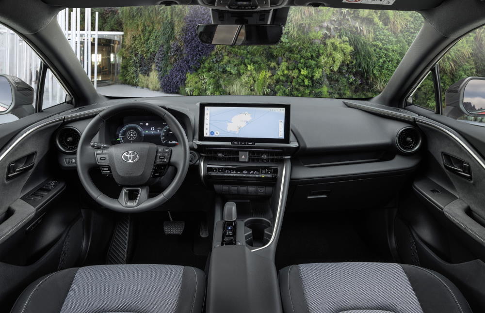 ����� ���������� Toyota C-HR