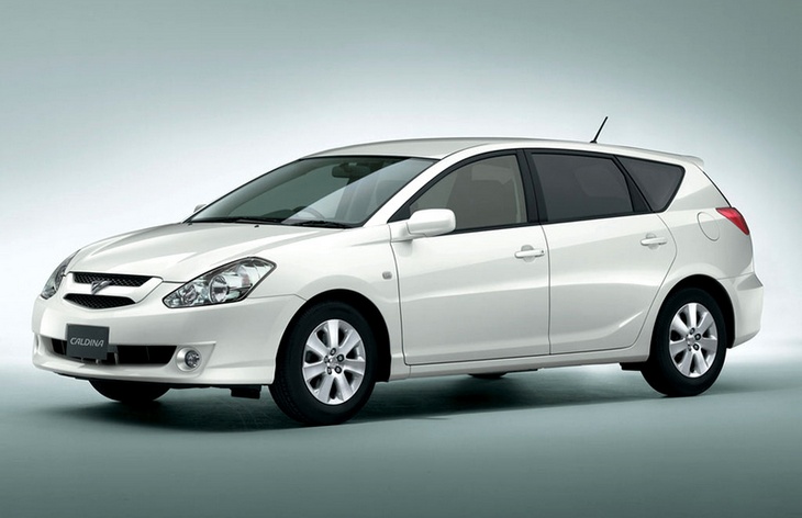 Универсал Toyota Caldina третьего поколения (2002-2007)