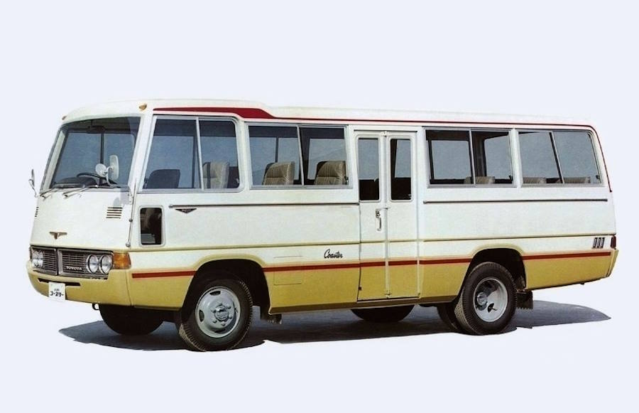 ������� Toyota Coaster ������� ���������