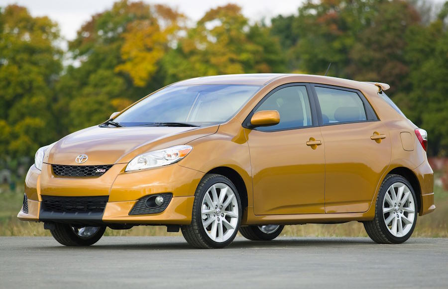 Хэтчбек Toyota Matrix второго поколения
