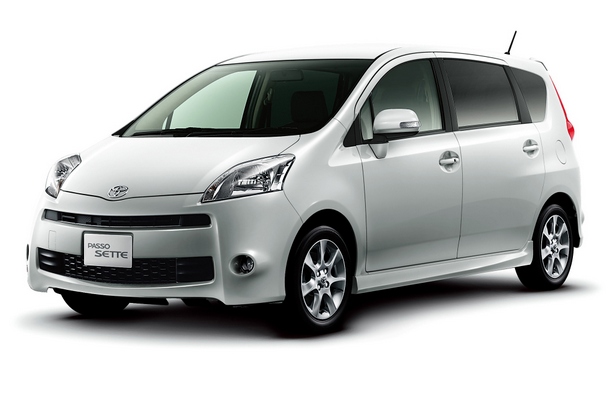 Минивэн Toyota Passo Sette