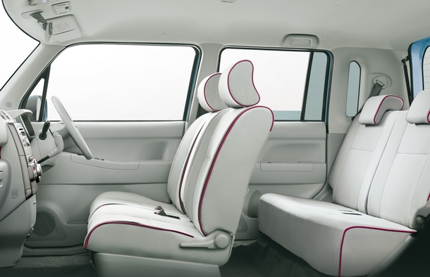 �������� �������� Toyota Pixis Space, 2011