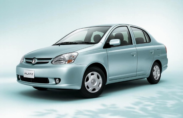 ����� Toyota Platz ����� �����������, 2001�2005