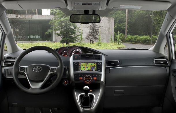 �������� ����������� Toyota Verso