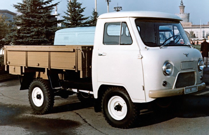 Грузовик УАЗ-452Д