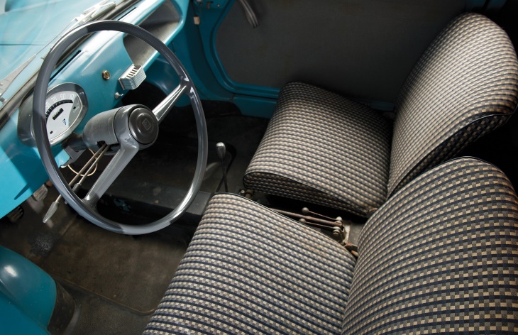 Интерьер автомобиля Vespa 400