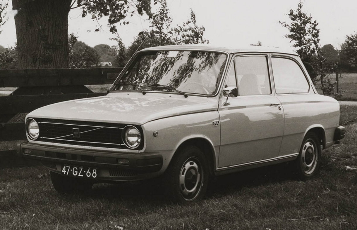 Седан Volvo 66