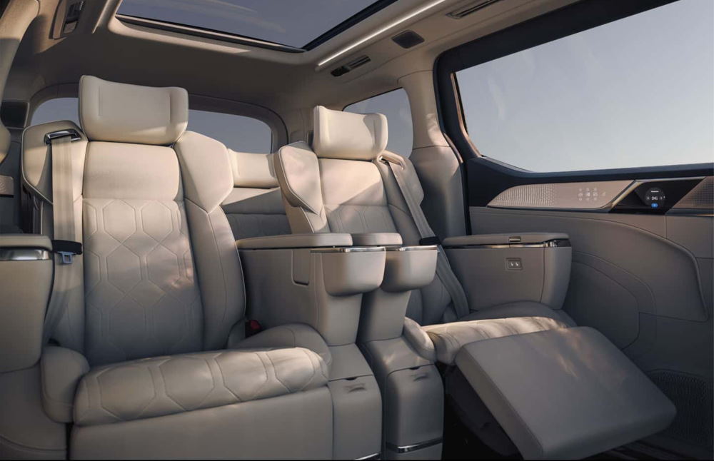 ����� �������� Volvo EM90