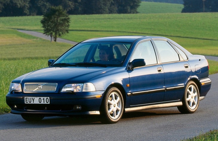 Седан Volvo S40 первого поколения, 1995–2004