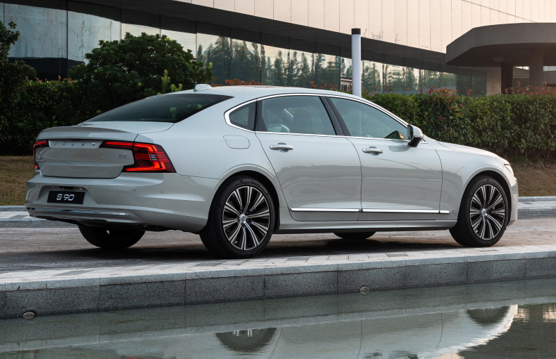 ����� Volvo S90