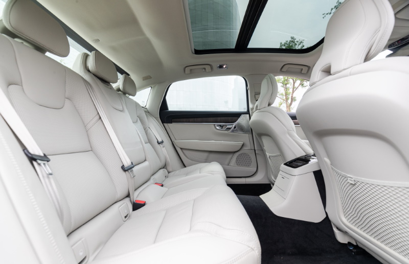 ����� ������ Volvo S90