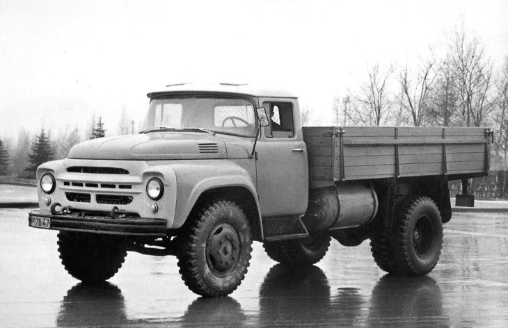 Грузовик ЗиЛ-138