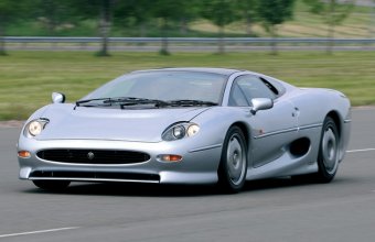 Jaguar XJ220
