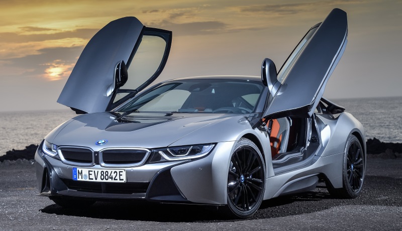 �� ���������� ������ BMW i8 ����� ����������� �� ����� �� 4,4 �������