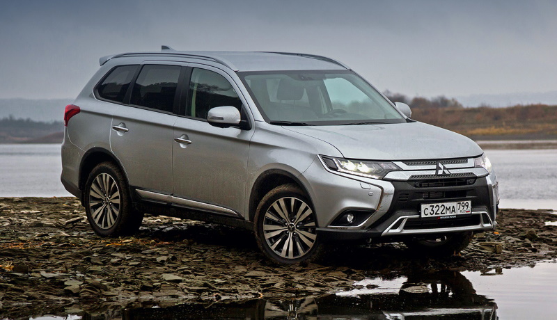 Кроссовер Mitsubishi Outlander с мотором V6 уходит с российского рынка