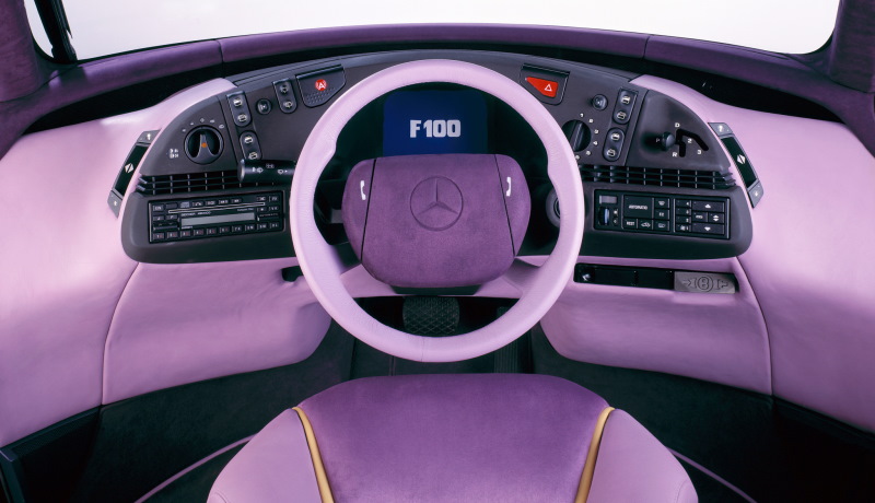 Передняя панель концепт-кара Mercedes-Benz 1991 года. Фото
