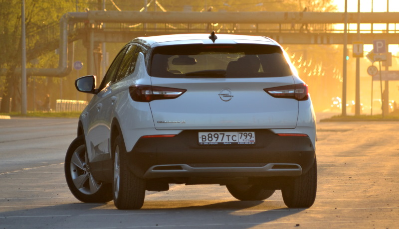 Самый редкий кроссовер. Тест-драйв автомобиля Opel Grandland X