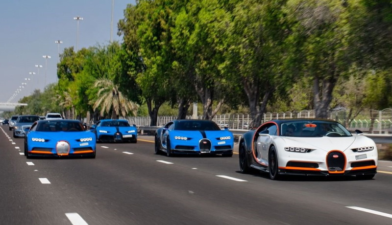 Встреча владельцев автомобилей Bugatti в Дубае. Фото