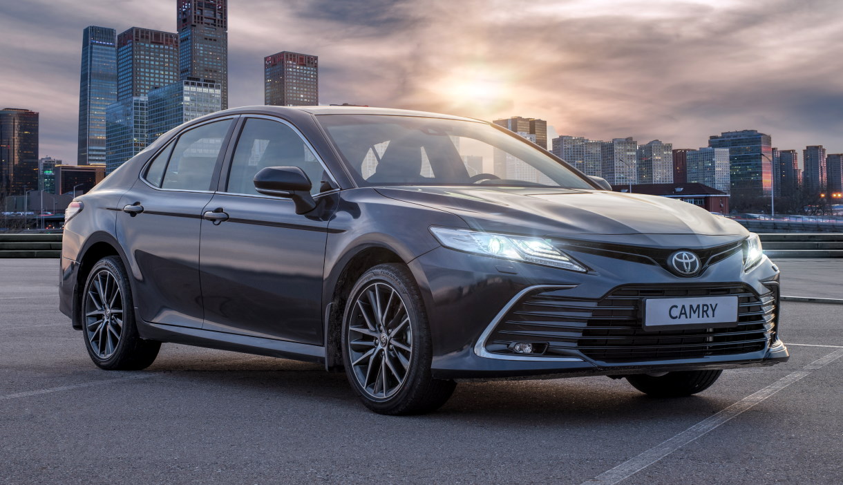 ����� Toyota Camry XV70 ����������� � 2017 ����, � 2020 ���� ��� ������� ���������� ����������