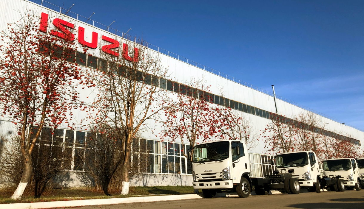 ������ Isuzu � ���������� �������� ��� � 2006 ����. ������ ����� ��� ���� ���������� ����������� ��������� � ������, �� � 2015 ���� �������� ���������