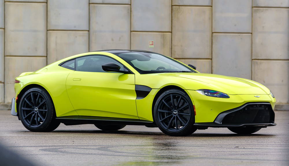 ��� �������� Aston Martin Vantage �� �����������