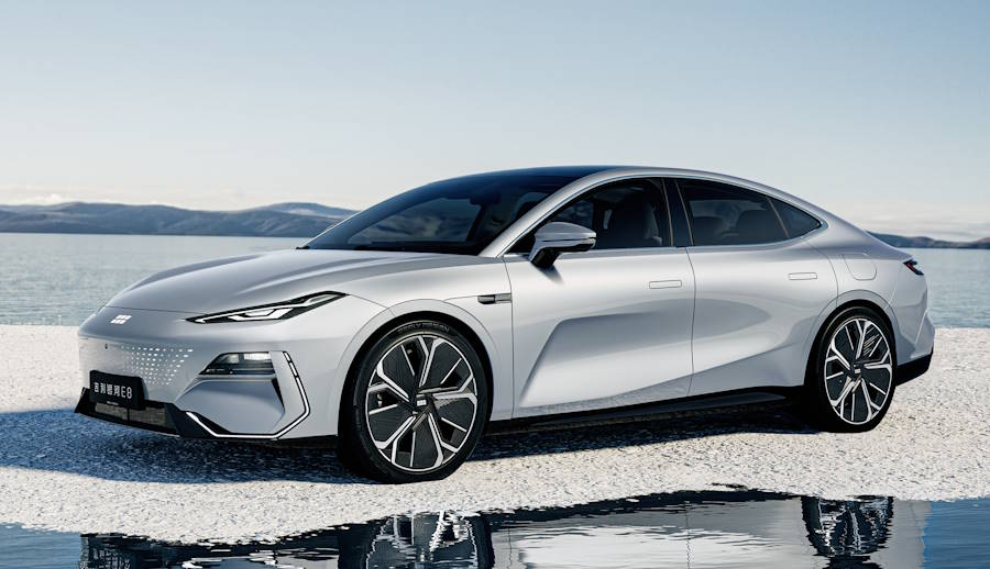 Электрический седан Geely Galaxy E8 получил престижную дизайнерскую премию