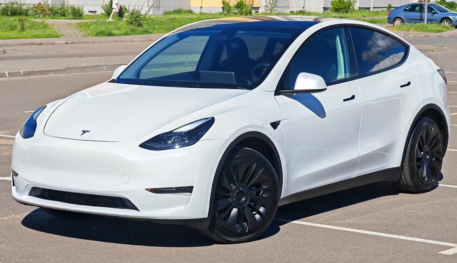 Tesla Model Y ����������� � 2020 ����, �� ���������� ����� ������ �������� ������������ �� ���� �� 7,5 ��� ������ 