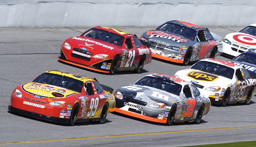 Лучшие приложения для фанатов NASCAR