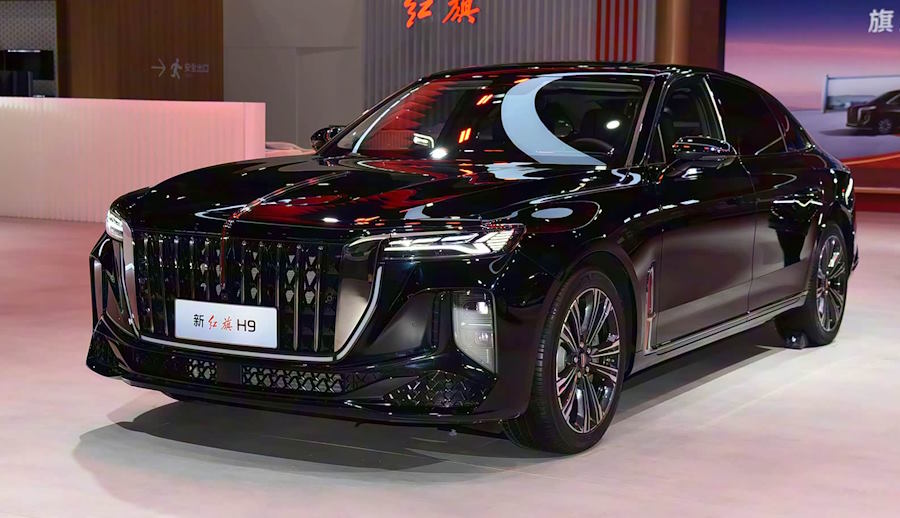 Китайцы привезли в Россию люксовый седан с мотором V6: цена уже известна