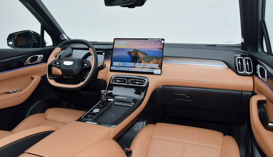 �������������� Geely�Atlas 2025 ���� 
