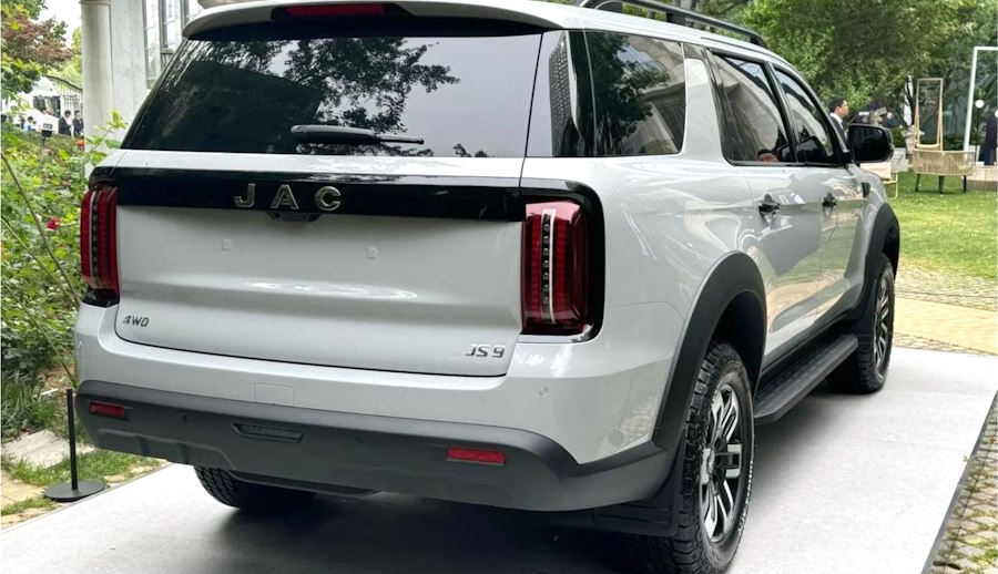 JAC JS9 